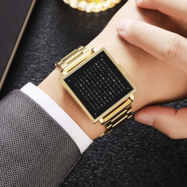 Digital Armbandsklocka med bokstäver och siffror - Guld