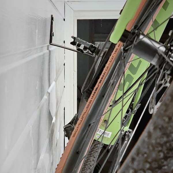 Väggmonterad cykelhängare