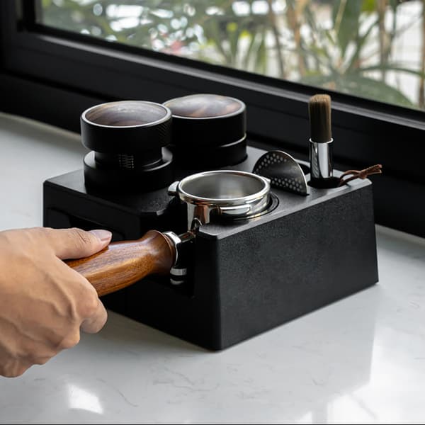 Tamping-asema espressolle 18,4 x 16,2 x 7,5 cm / tamperin pidik