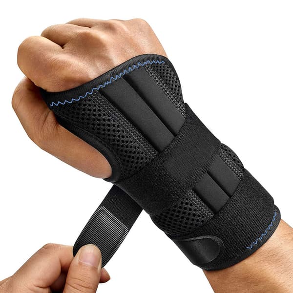 Handledsstöd höger / handledsskydd med metallskena / justerbart