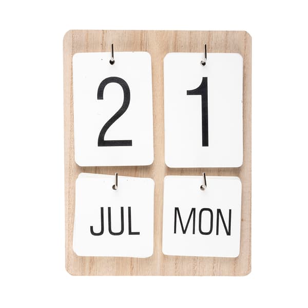 Vägghängd kalender med kort