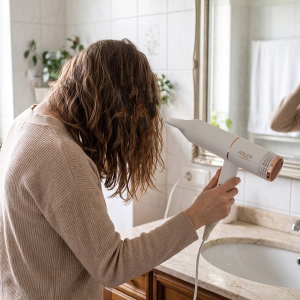 Adler Hårtørrer 1400 W – Hvid / Hårtørrer med ionisering / Hårt