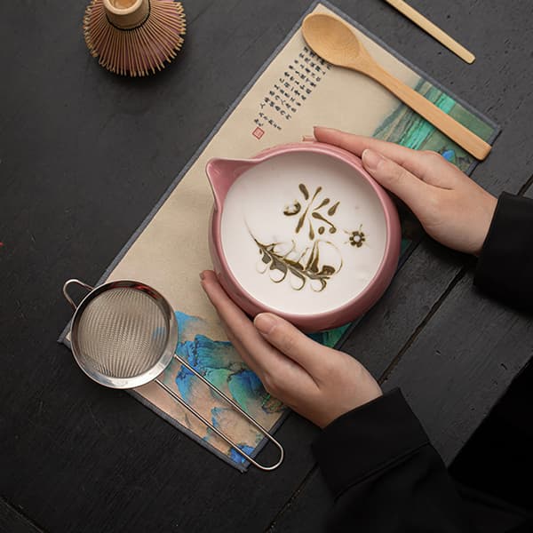 Matcha-teesetti / matcha-setti / matcha-setti, jossa on vispilä