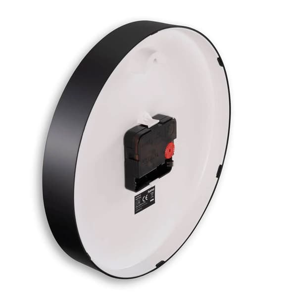 Tyst väggklocka med 22 cm diameter och svepande sekundvisare -