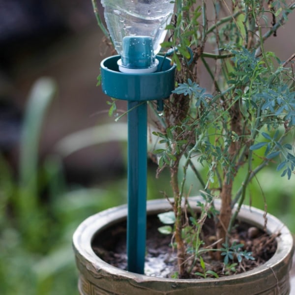 Automatisk bevattning krukväxter – vattnar blommor med PET-flas