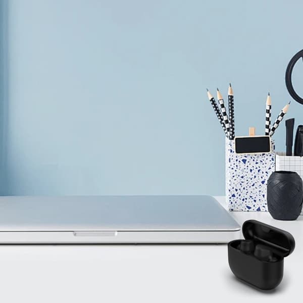 Oplader til Jabra Elite 8 i sort med magnetisk opladning og kom