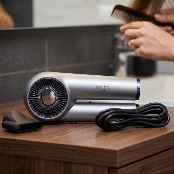 Adler SUPERSPEED hårfön 1600 W / jonisk hårtork med borstlös mo