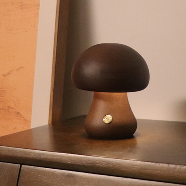 Bordslampa i valnöt med justerbar ljusstyrka och champinjondesi
