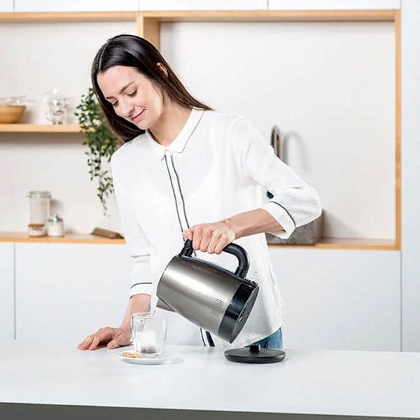 Black+Decker Vattenkokare 1,2L 2200 W - Borstat stål