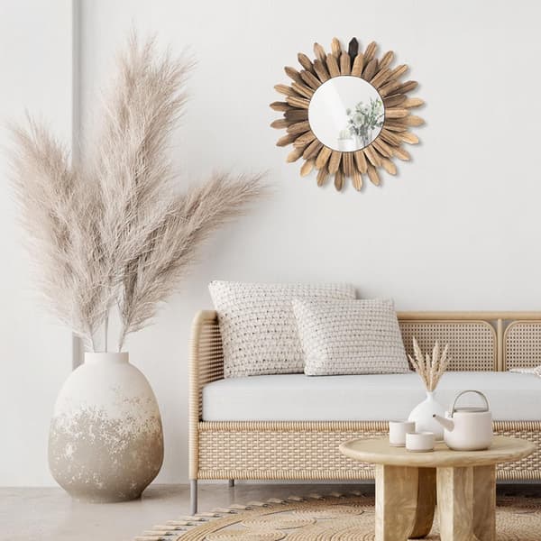 Rundt vægspejl med træramme og elegant design