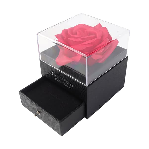 Presentbox med vacker ros / presentask med ros / smyckesask med