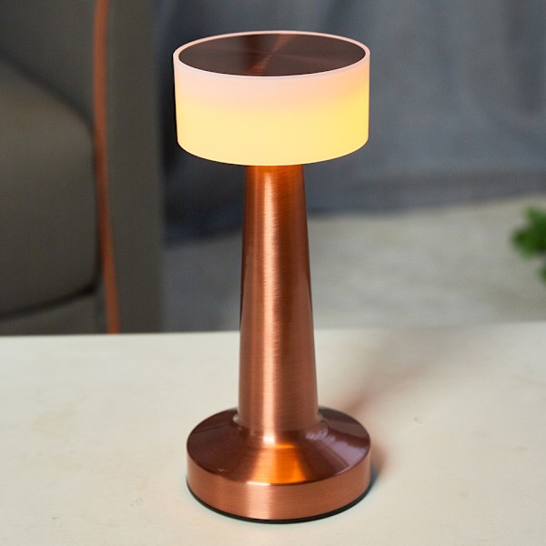 By Gaard bordlampe i kobber - USB-opladelig