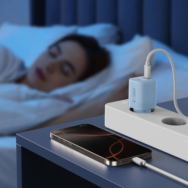 Tech-Protect 33W Väggladdare PD QC USB-C / USB-A Baby Blue