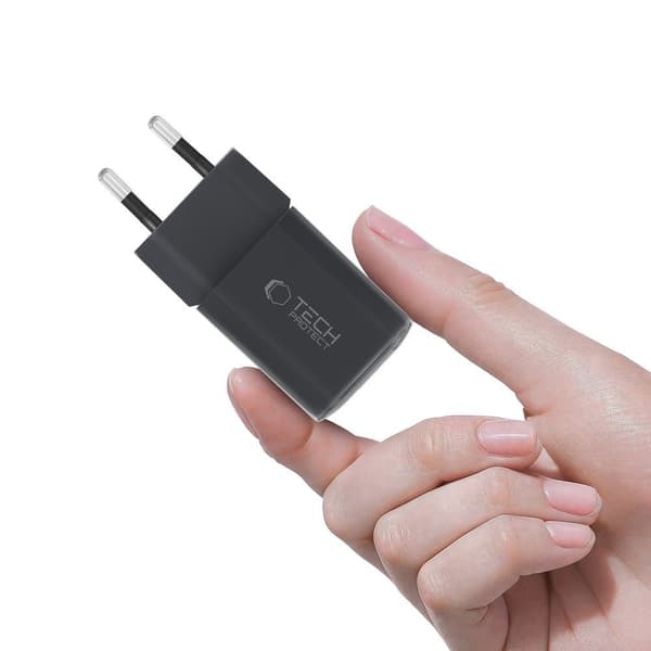 Tech-Protect 33W Väggladdare PD QC USB-C / USB-A Svart