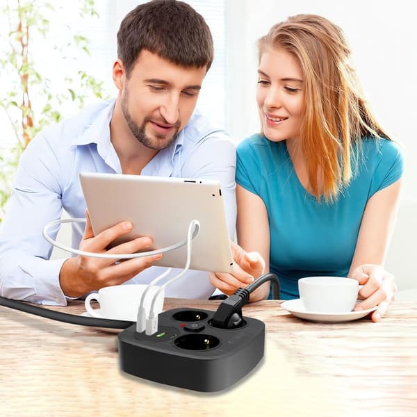 Tech-Protect 2m Förgreningsdosa Med USB-C/USB-A Svart