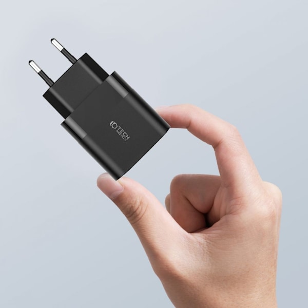 Tech-Protect 30W PD QC USB-C / USB-A Väggladdare Svart