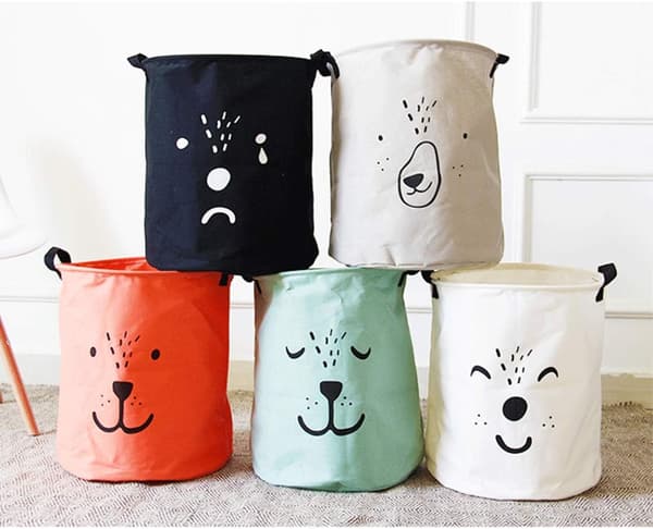 Foldable and waterproof laundry basket suitable for storage