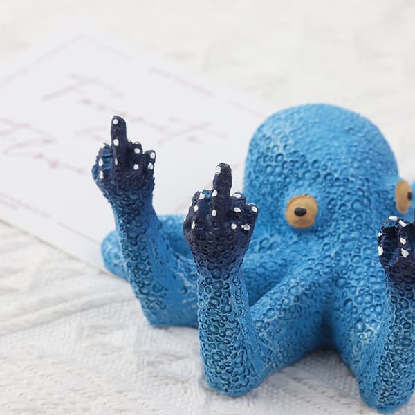 Resin Octopus with Middle Finger Octopus Art Simulation Sculpture Luminous Octopus 3D Ornaments-tfrf