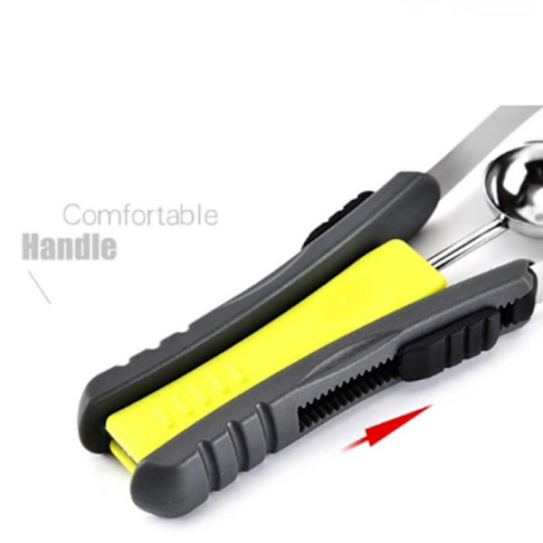 2-in-1 Dig Fruit Scoop Stainless Steel Multifunctional Pulp Separator with Comfortable Handle Kitchen Utensil