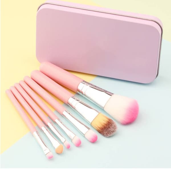 7-piece makeup brush set for face, soft bristles, comfortable handle, face and eye makeup brushes for beginners