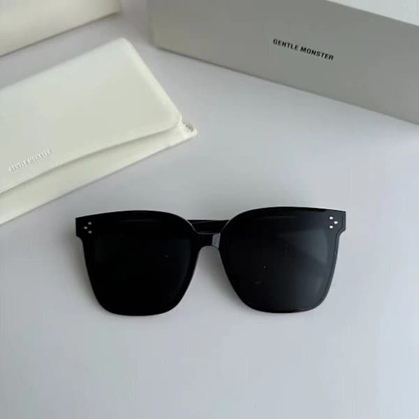 Gentle Monster Her 01 Flatba Unisex Sorte Solbriller Hvid Sæt 2022