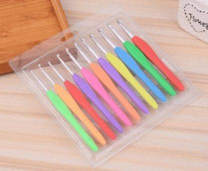 Set of 11 ergonomic crochet hooks in multiple colors