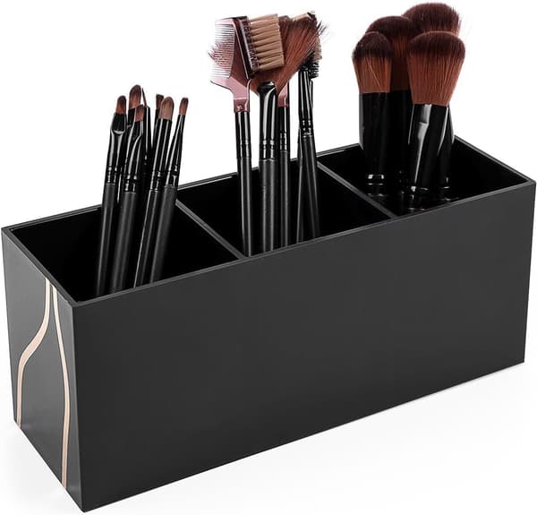 Makeupbørsteholder med 3 rum i akryl