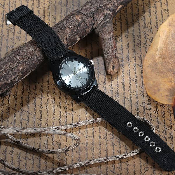 Electronic Analog Wristwatch Round Nylon Strap Military Wrist Watch (Silver Dial)