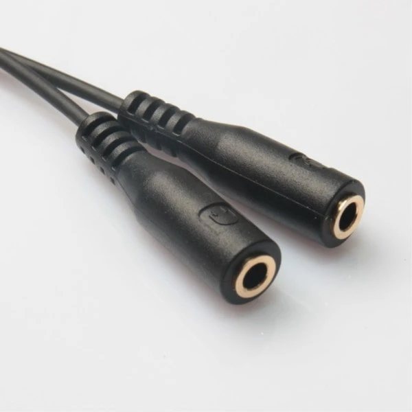 3,5 mm stereo lyd hanstik og mikrofon splitter adapter sort