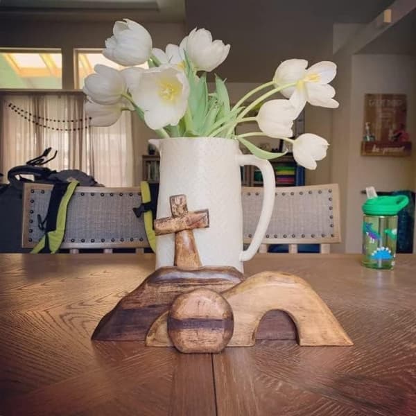 Den tomma graven påskscen och korsdekoration, Jesu grav påsk