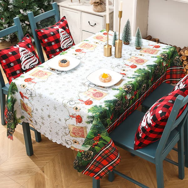 Hvit juleduk, vintertema med trær, rektangulært bord