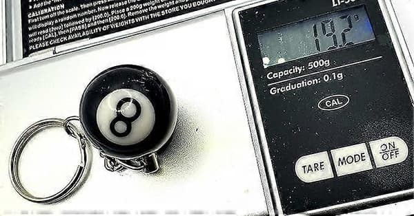 8 Ball Svart Poolball Nøkkelring