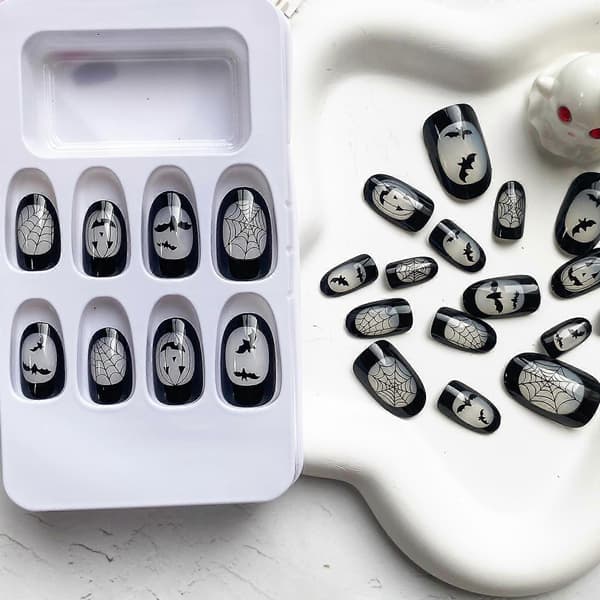 Halloween Press On Nails Korta Mandelformade Lösnaglar Svart Pumpa Fladdermus Spindelnätsdesign 24 st