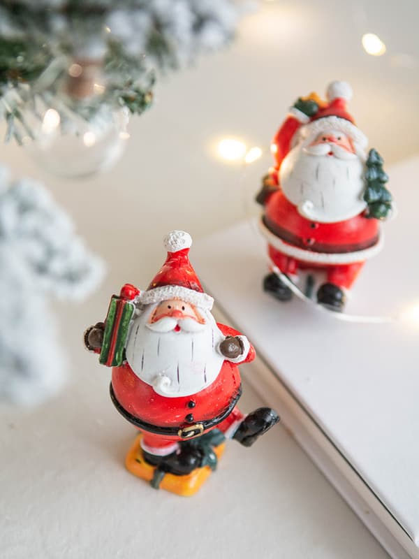 1 x Julefigur Resin Snømann Ornament (mønster tilfeldig)