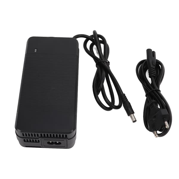 42V 3A batterilader strømforsyningsadapter litiumbatterilader for elektrisk sparkesykkel 100‑240V EU-plugg