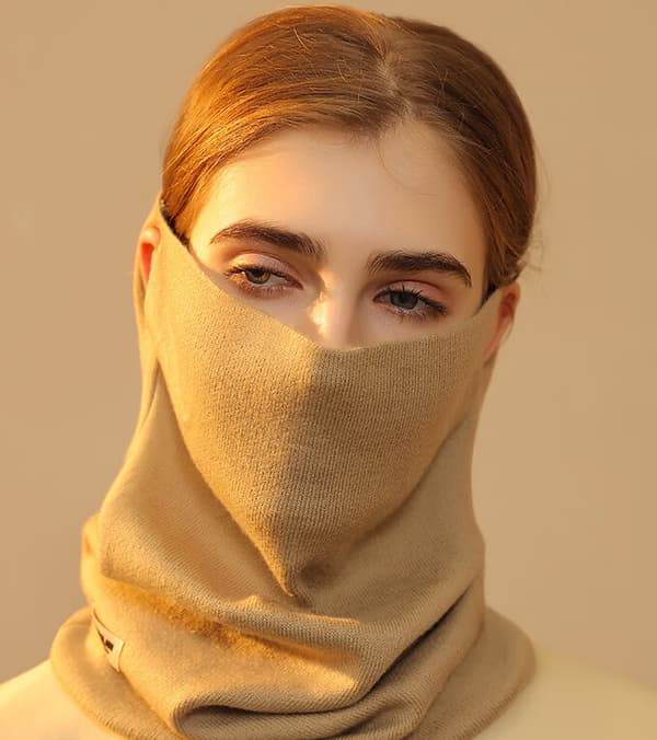 Ensfarvet kuldebestandig maske-pullover-tørklæde til kvinder om efteråret
