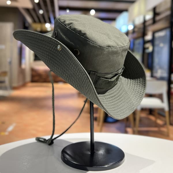 Militärinvihreä vuorikiipeilyhattu M (56-58 cm), leveä lieri ulkokäyttöön