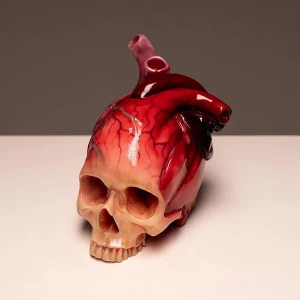 Skull Heart Desktop Decoration Skull Heart-shaped Resin Crafts Ornaments