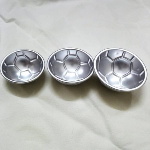 9 cm x 4 cm aluminiumkageform, 3D fodbolddesign, 3 størrelser, aluminiumkageform, halv pose [DB]