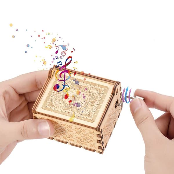 Miniatyr tre-spilledåse med håndgravert sveiv til jul, Va