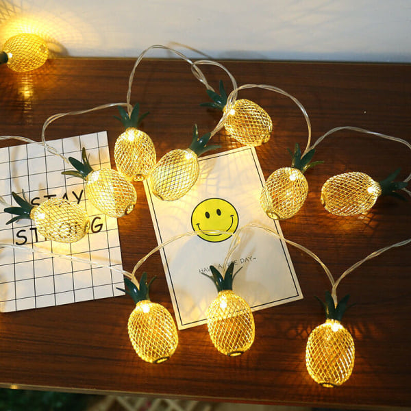USB-drevet Retro Smedejerns Ananas Lampe Dekorationslys