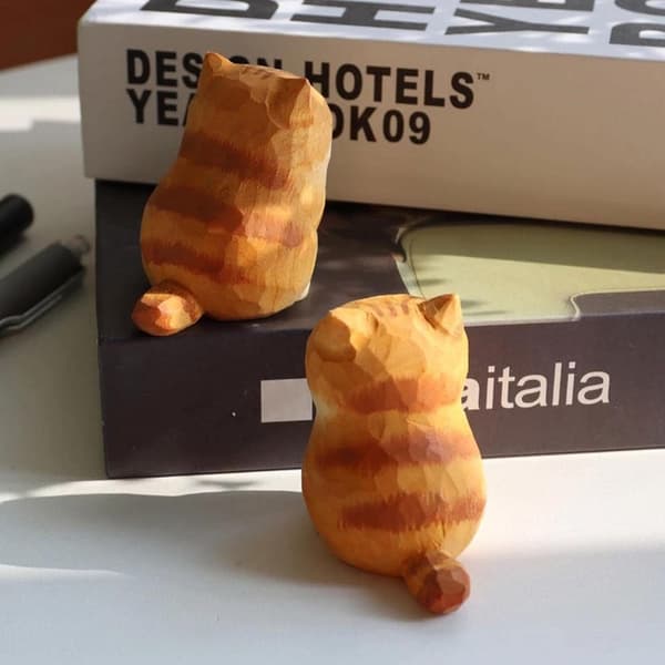 Trefigur av katt - Håndlaget Mini Oransje Kattunge Dekor - Wo