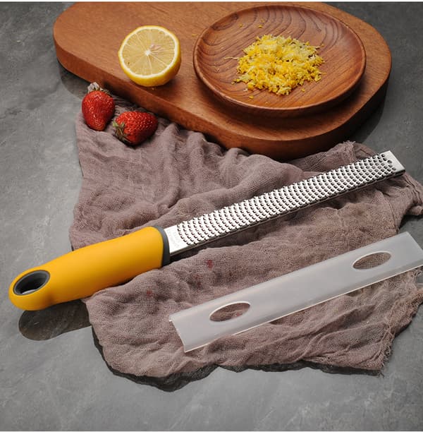 Oste- og zestjern i rustfrit stål, ideel til at rive fin parmesanost og citron