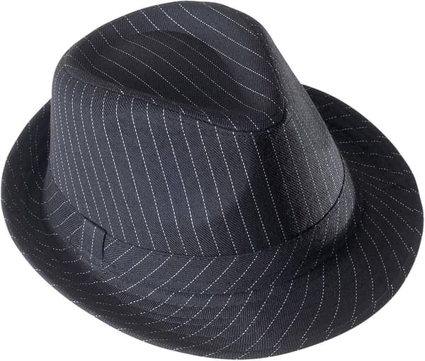 En lille retro engelsk hat, en stribet jazzhat.
