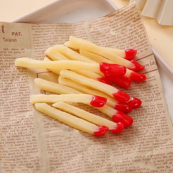 20 stk Kunstige Pommes Frites med Ketchup Modell Simulering Kunstig