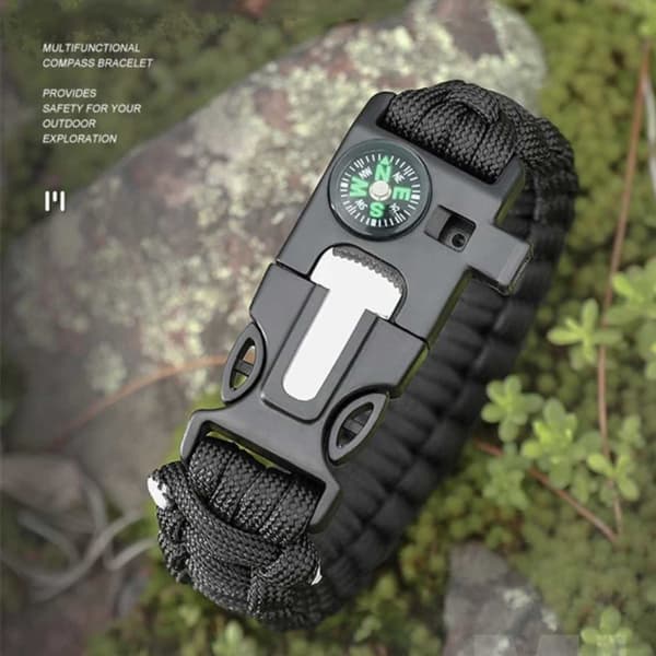 Paracord-rannekoru sytyttimellä, kompassilla ja pillillä, musta