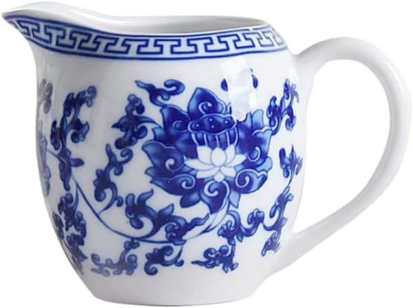 Keramikk blå og hvit mugge - fløtemugge med håndtak, servering av kaffe og melk