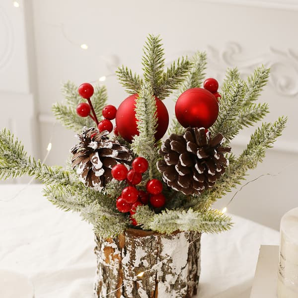 Kunstig juletre Mini juletre, kunstige sedertrekongler, røde bær