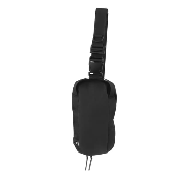 Chest Bag Black Adjustable Shoulder Strap Glossy Zipper Breathable Comfortable Earphone Hole Design Men's Bag