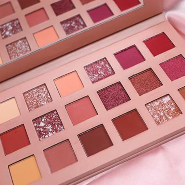 18 Color Eyeshadow Palette Makeup Pearlescent Metallic Eyeshadow Palette Makeup Accessories